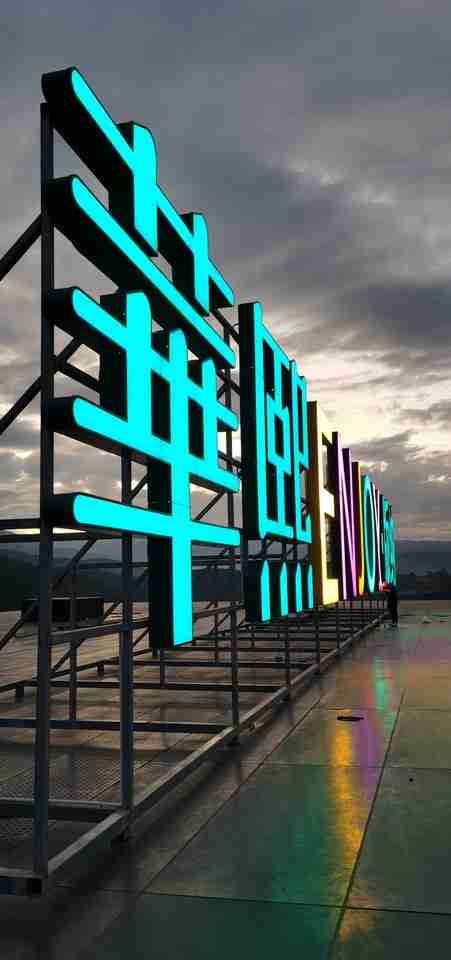 A84599cdd055d49198f6502effdf89968J-2.jpg_960x960q80-2.jpg Smart LED RGB Acrylic Signage Outdoor